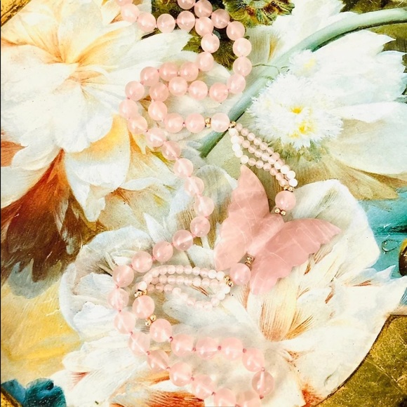 Vintage Pink Butterfly Rose Quartz Necklace 🦋 - Picture 4 of 9